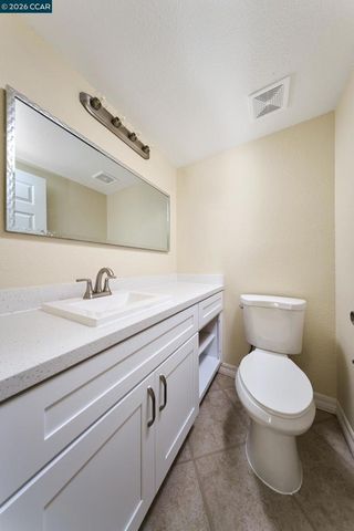 1054 Saint Raphael Dr, Bay Point, CA 94565