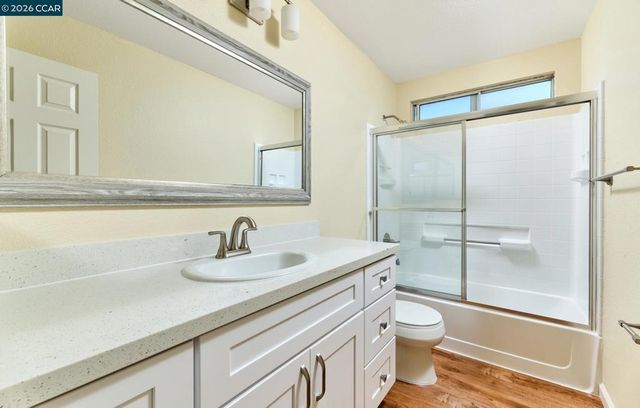 1054 Saint Raphael Dr, Bay Point, CA 94565