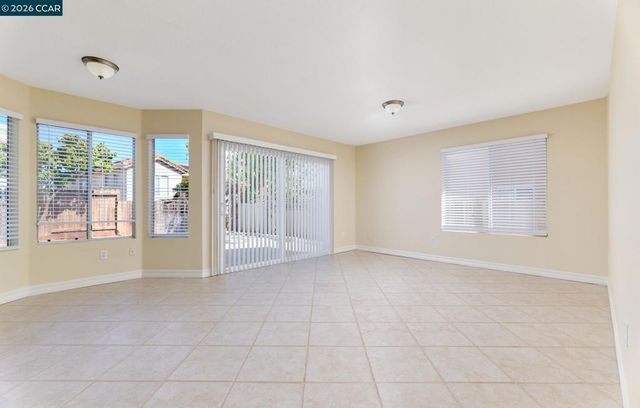 1054 Saint Raphael Dr, Bay Point, CA 94565