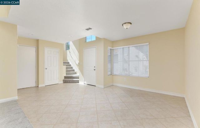 1054 Saint Raphael Dr, Bay Point, CA 94565