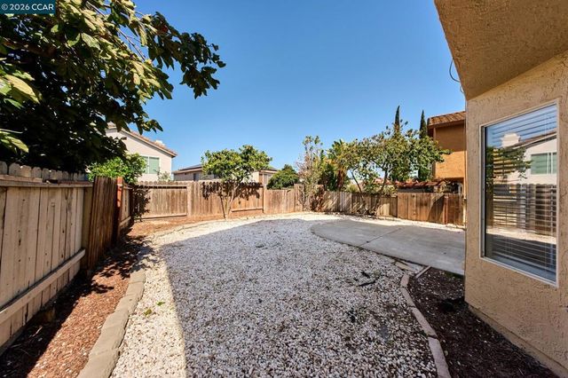 1054 Saint Raphael Dr, Bay Point, CA 94565