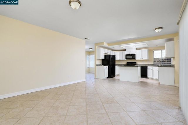 1054 Saint Raphael Dr, Bay Point, CA 94565