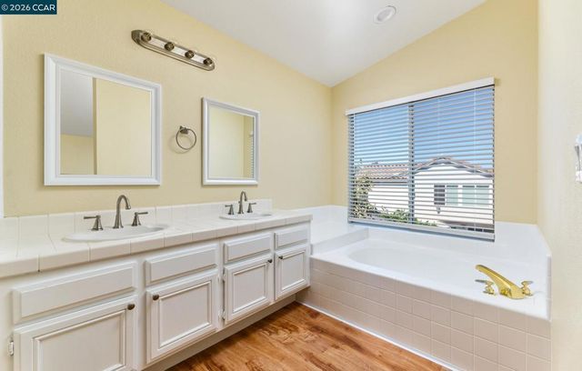 1054 Saint Raphael Dr, Bay Point, CA 94565