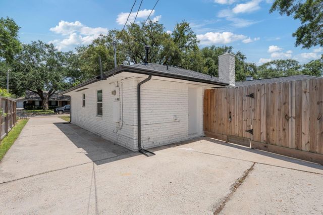 9410 Albury Drive, Houston, TX 77096