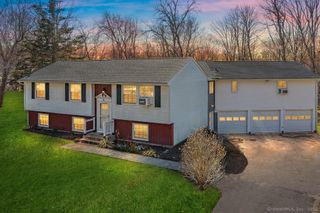 31 Bob White Way, Plainfield, CT 06354