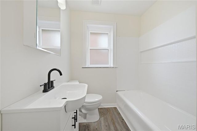 5006 Queens Avenue, St Louis, MO 63115