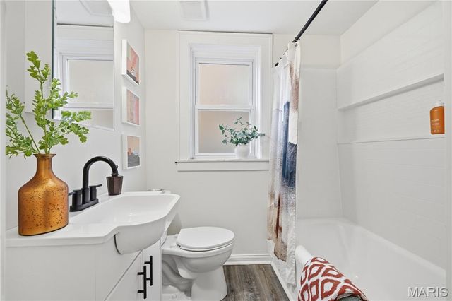 5006 Queens Avenue, St Louis, MO 63115