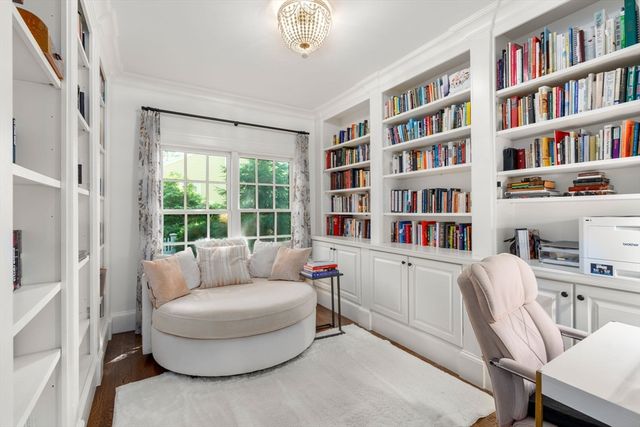 59 Cleveland Road, Wellesley, MA 02481