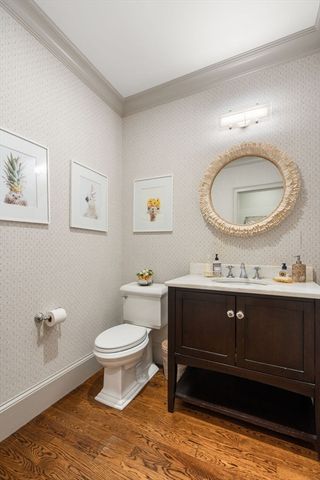 59 Cleveland Road, Wellesley, MA 02481