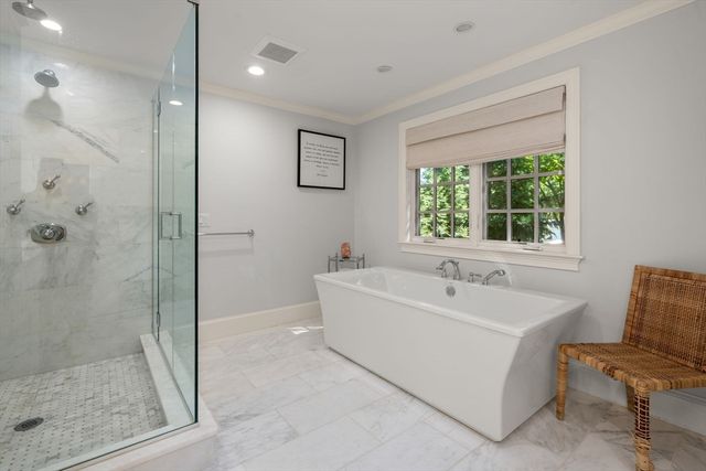 59 Cleveland Road, Wellesley, MA 02481