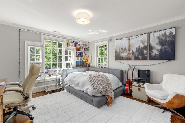 59 Cleveland Road, Wellesley, MA 02481