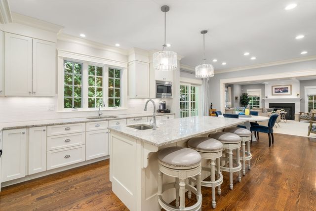 59 Cleveland Road, Wellesley, MA 02481