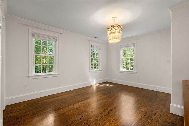 59 Cleveland Road, Wellesley, MA 02481