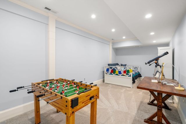 59 Cleveland Road, Wellesley, MA 02481