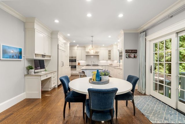 59 Cleveland Road, Wellesley, MA 02481