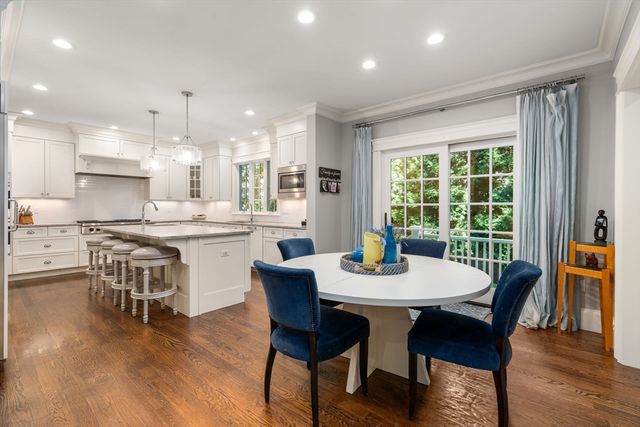 59 Cleveland Road, Wellesley, MA 02481