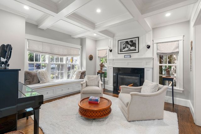 59 Cleveland Road, Wellesley, MA 02481