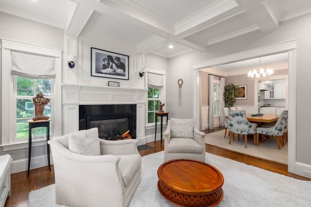 59 Cleveland Road, Wellesley, MA 02481