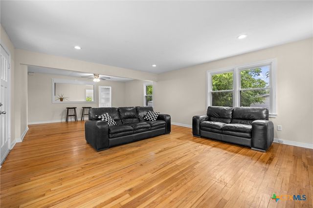 13830 Woodland Point Loop, Belton, TX 76513
