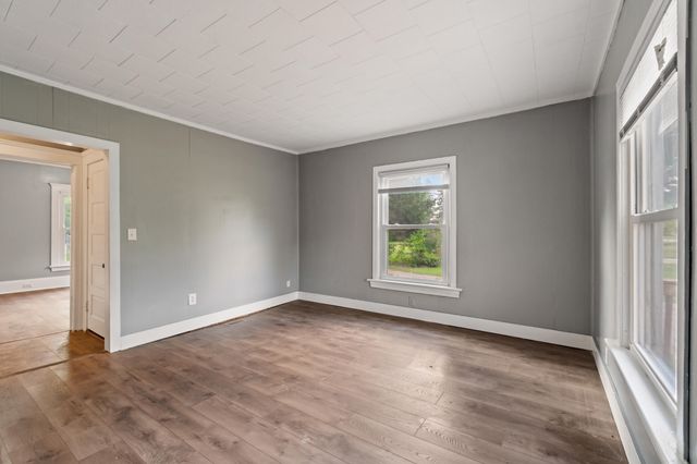 1050 Maynard Avenue, Jackson, MI 49202