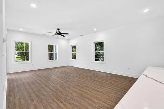 359 Sea Marsh Ave., Murrells Inlet, SC 29576