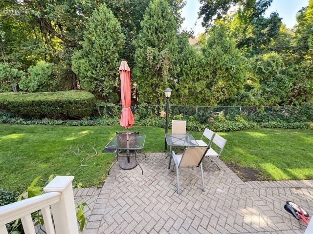 60 Lake Street J, Winchester, MA 01890