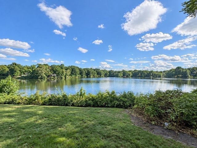 60 Lake Street J, Winchester, MA 01890