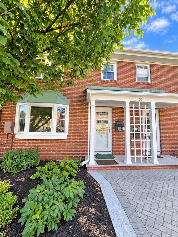 60 Lake Street J, Winchester, MA 01890