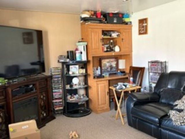 118 Delrose Dr, Liberty Boro, PA 15133