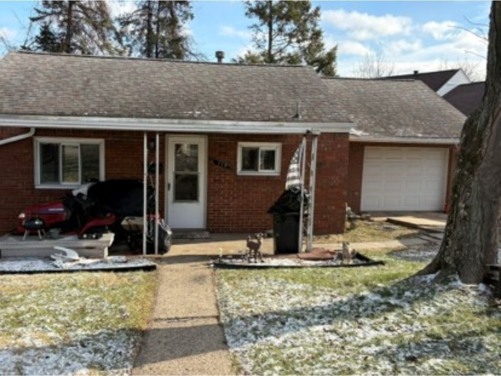 118 Delrose Dr, Liberty Boro, PA 15133