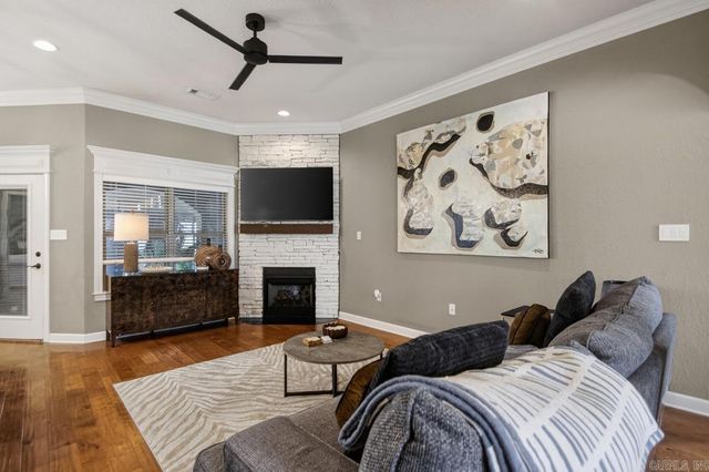 9216 Meadow Gardens Circle, Sherwood, AR 72120