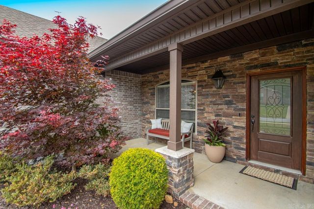 9216 Meadow Gardens Circle, Sherwood, AR 72120