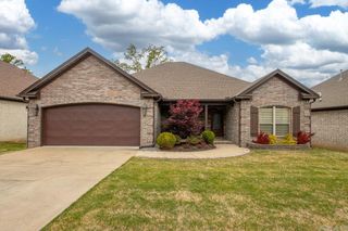 9216 Meadow Gardens Circle, Sherwood, AR 72120