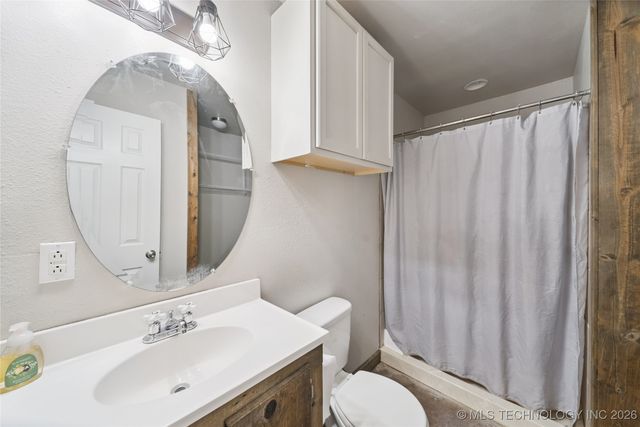 11822 S Rawhide Road E, Claremore, OK 74017