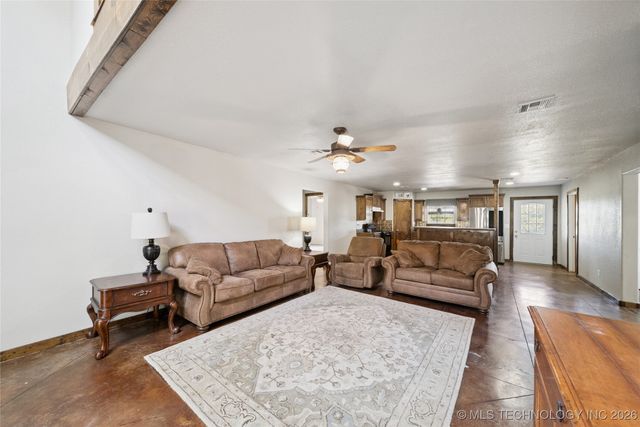 11822 S Rawhide Road E, Claremore, OK 74017