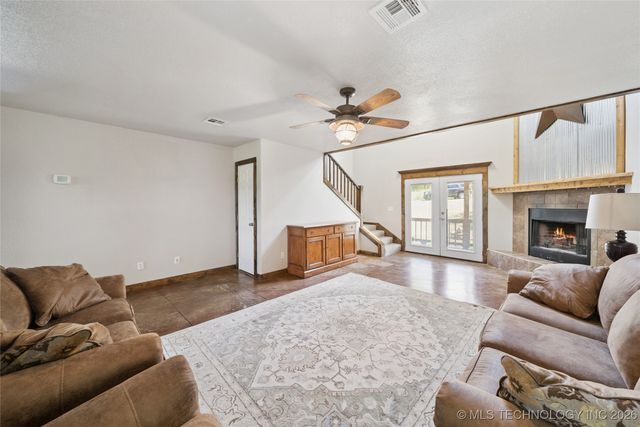 11822 S Rawhide Road E, Claremore, OK 74017