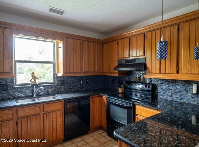 2070 S Courtenay Parkway, Merritt Island, FL 32952