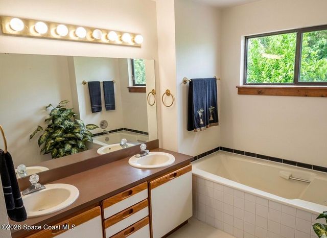 2070 S Courtenay Parkway, Merritt Island, FL 32952