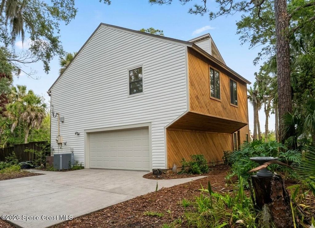 2070 S Courtenay Parkway, Merritt Island, FL 32952