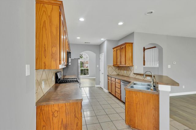 6113 Farrah Drive, Fort Worth, TX 76131