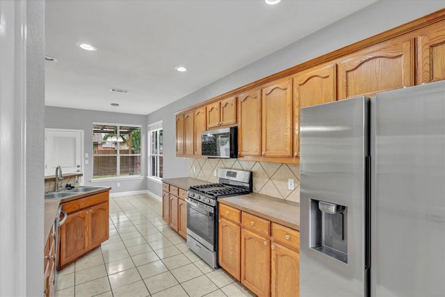 6113 Farrah Drive, Fort Worth, TX 76131