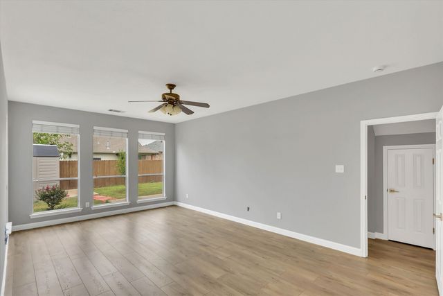 6113 Farrah Drive, Fort Worth, TX 76131