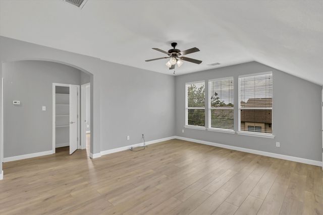 6113 Farrah Drive, Fort Worth, TX 76131