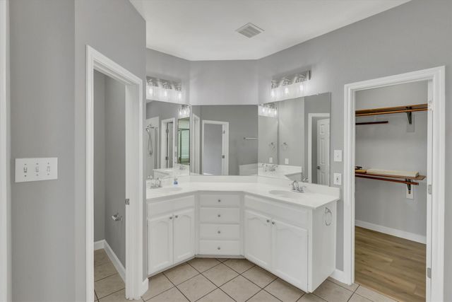 6113 Farrah Drive, Fort Worth, TX 76131