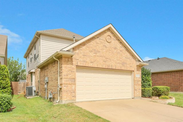6113 Farrah Drive, Fort Worth, TX 76131