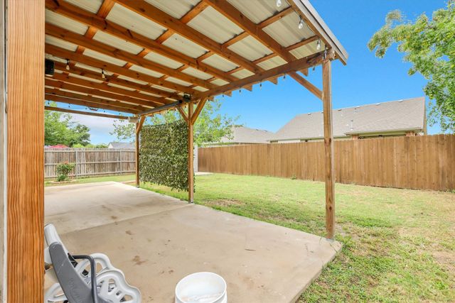 6113 Farrah Drive, Fort Worth, TX 76131