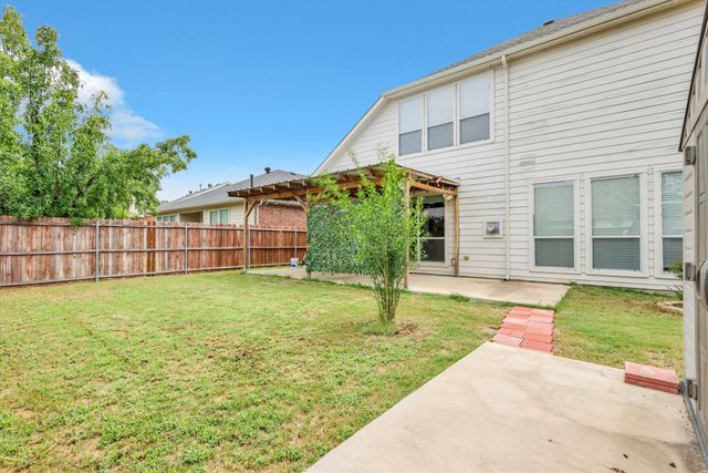 6113 Farrah Drive, Fort Worth, TX 76131