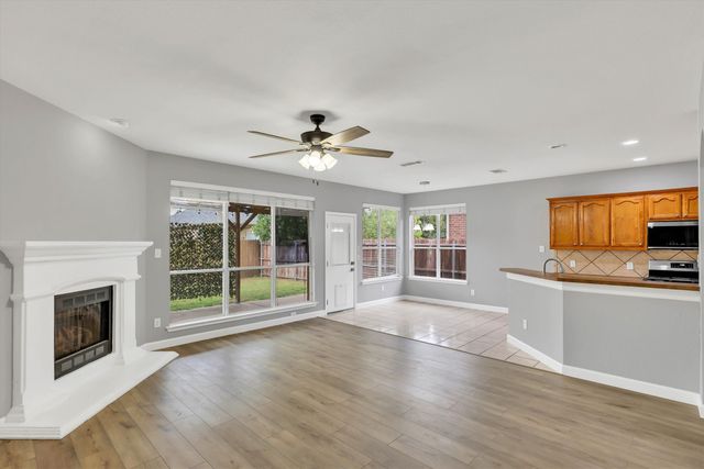 6113 Farrah Drive, Fort Worth, TX 76131