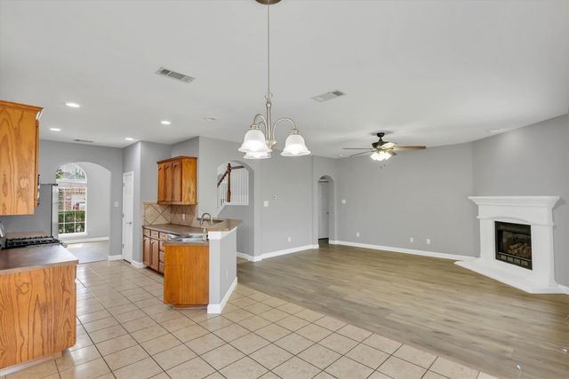 6113 Farrah Drive, Fort Worth, TX 76131