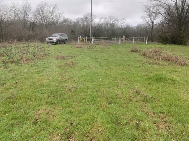 10843 E Line Road, Trenton, TX 75490